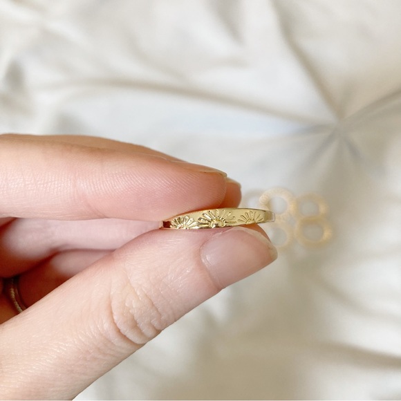 Gold Ring with Sunrise Sunset Design Cute Summer Beach Vacation Accessory☀️ - Picture 3 of 4